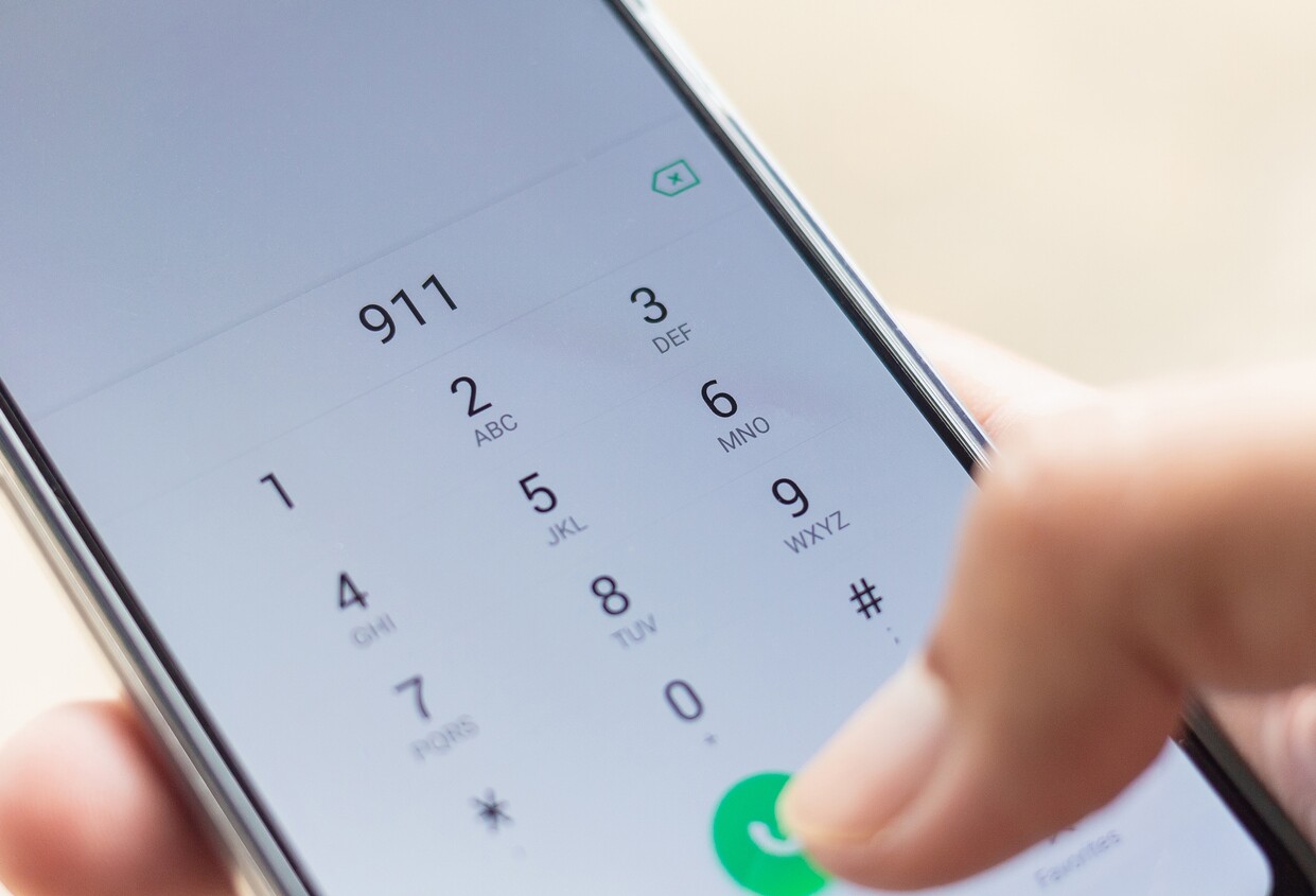 Should I Call 911 After a Car Accident in Florida?